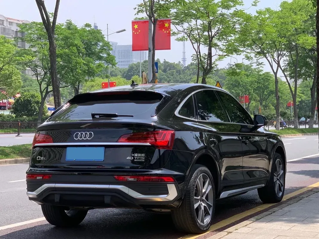 2024 Audi Q5L 2.0T 245HP L4 7DCT,autocango,china used car exporter,china ev exporter,chinese used car exporter,chinese used ev exporter
