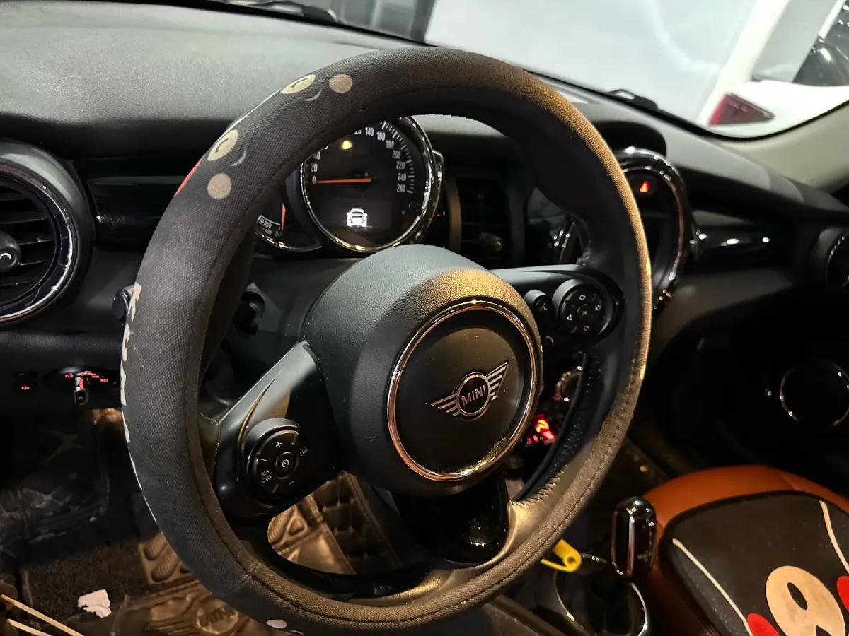 2019 MINI MINI 1.5T 102HP L3 7DCT,autocango,china used car exporter,china ev exporter,chinese used car exporter,chinese used ev exporter