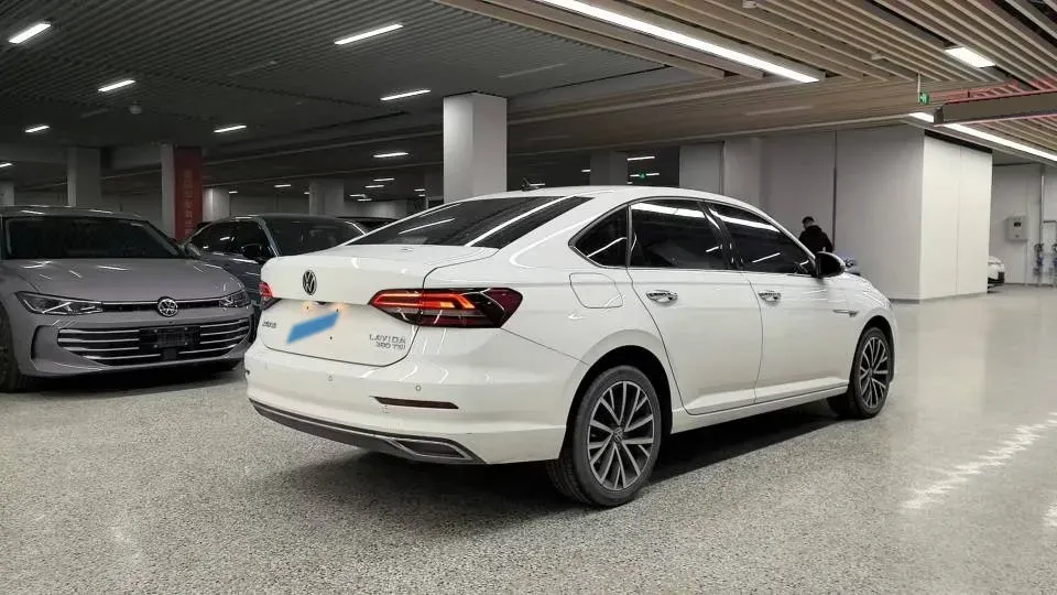 2022 Volkswagen T-Roc 1.4T 150HP L4 7DCT,autocango,china used car exporter,china ev exporter,chinese used car exporter,chinese used ev exporter