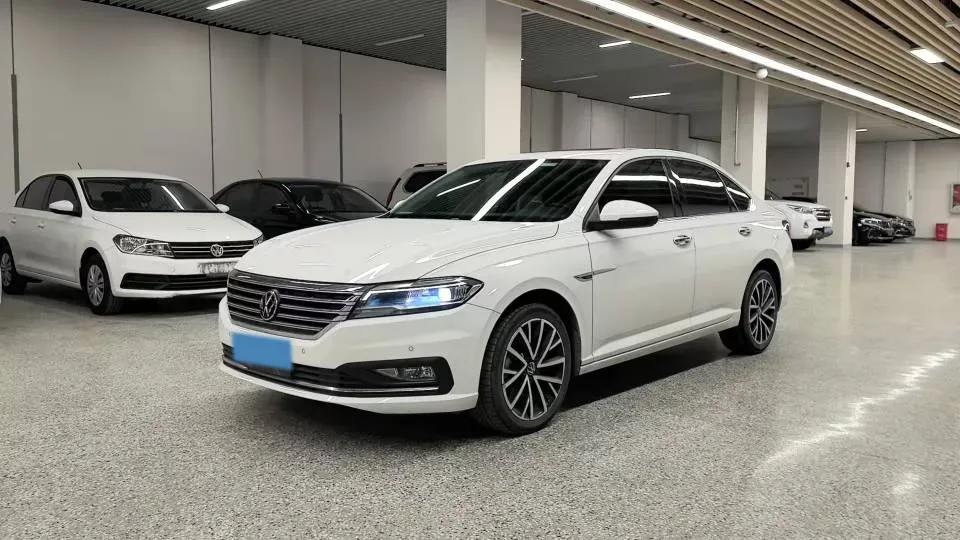 2022 Volkswagen T-Roc 1.4T 150HP L4 7DCT,autocango,china used car exporter,china ev exporter,chinese used car exporter,chinese used ev exporter