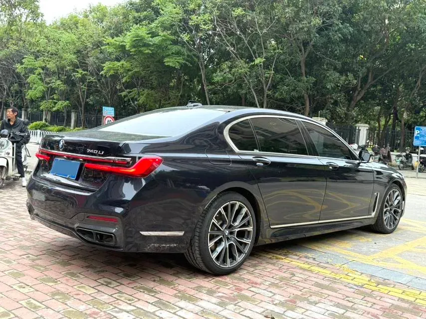 2019 BMW 7 Series 3.0T 340HP L6 8AT,autocango,china used car exporter,china ev exporter,chinese used car exporter,chinese used ev exporter
