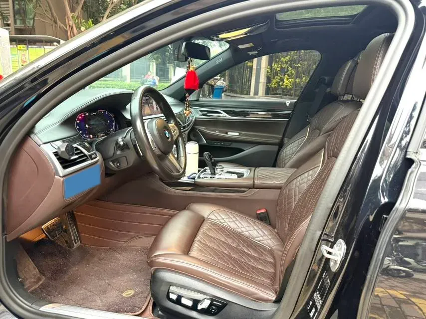 2019 BMW 7 Series 3.0T 340HP L6 8AT,autocango,china used car exporter,china ev exporter,chinese used car exporter,chinese used ev exporter