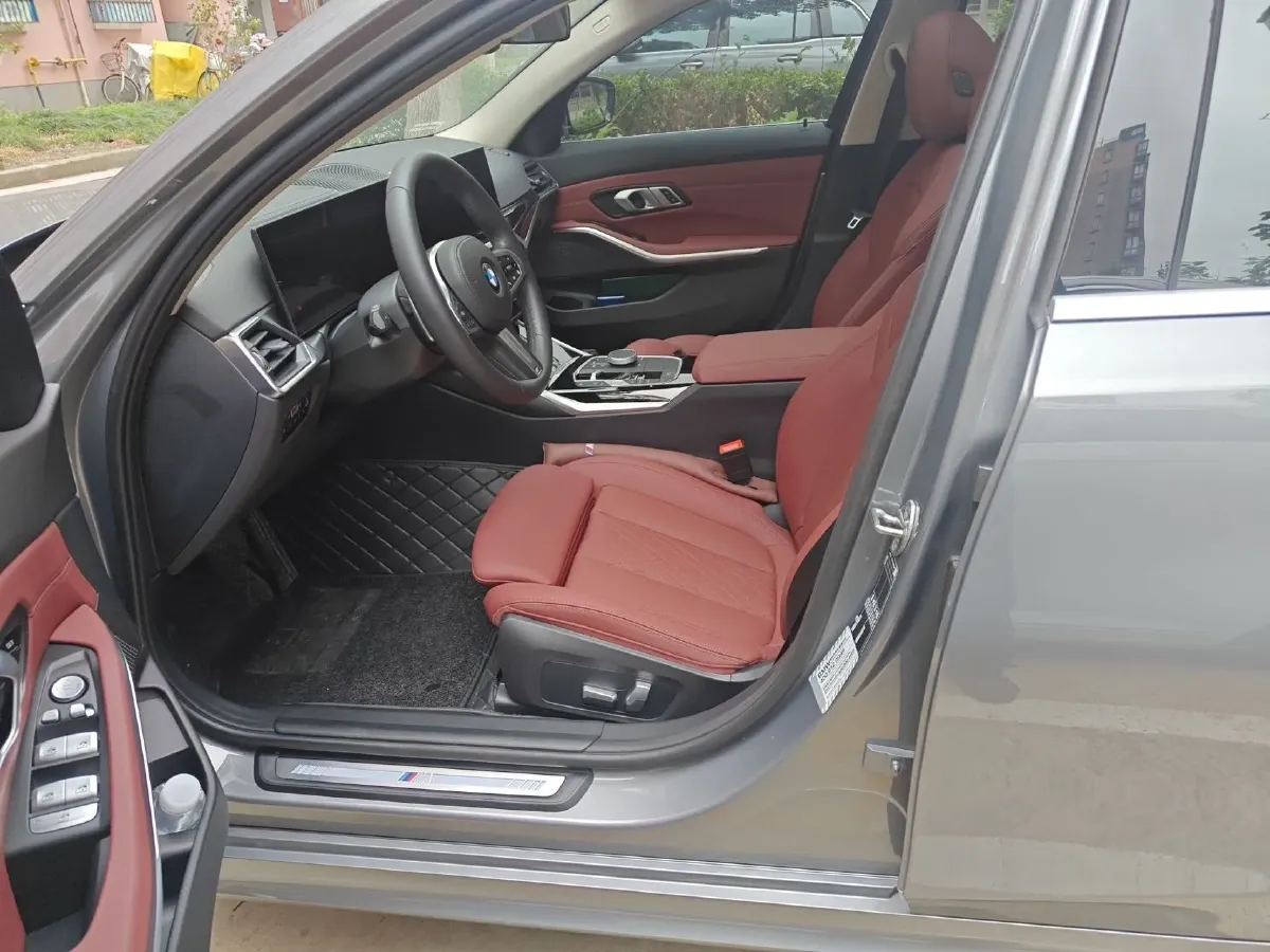 2023 BMW 3 Series 2.0T 156HP L4 8AT,autocango,china used car exporter,china ev exporter,chinese used car exporter,chinese used ev exporter