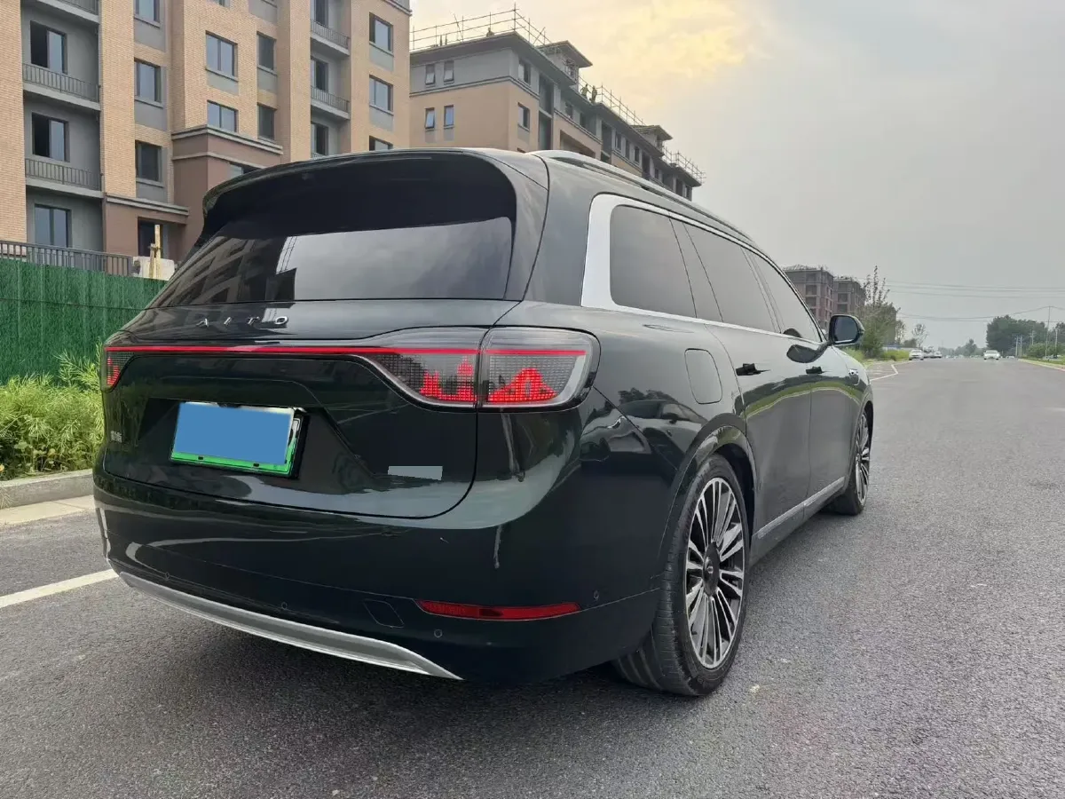 2024 AITO AITO M9 1.5T 152HP L4 REEV 42KWH,autocango,china used car exporter,china ev exporter,chinese used car exporter,chinese used ev exporter