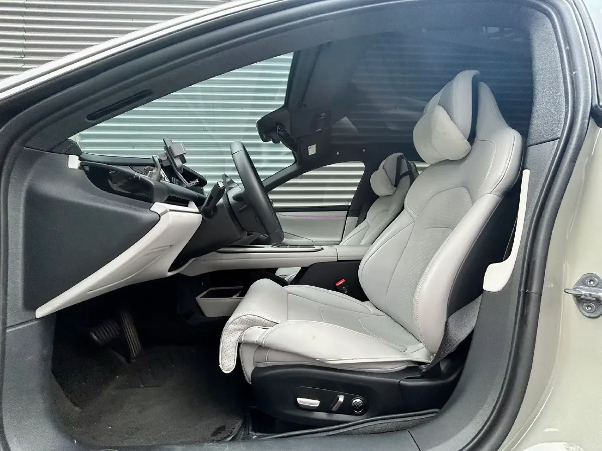 2024 MI SU7 BEV 73.6KWH,autocango,china used car exporter,china ev exporter,chinese used car exporter,chinese used ev exporter