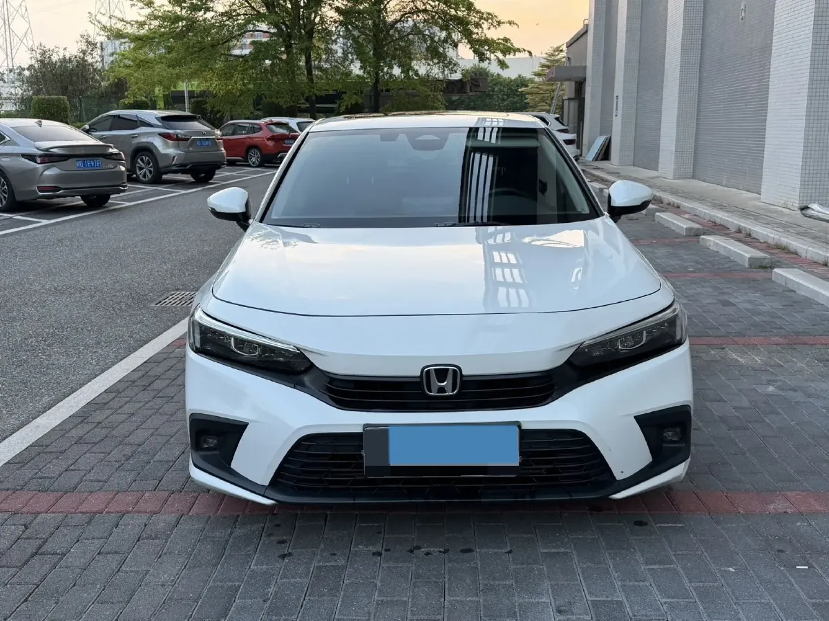 2025 Honda Civic 1.5T 182HP L4 CVT,autocango,china used car exporter,china ev exporter,chinese used car exporter,chinese used ev exporter