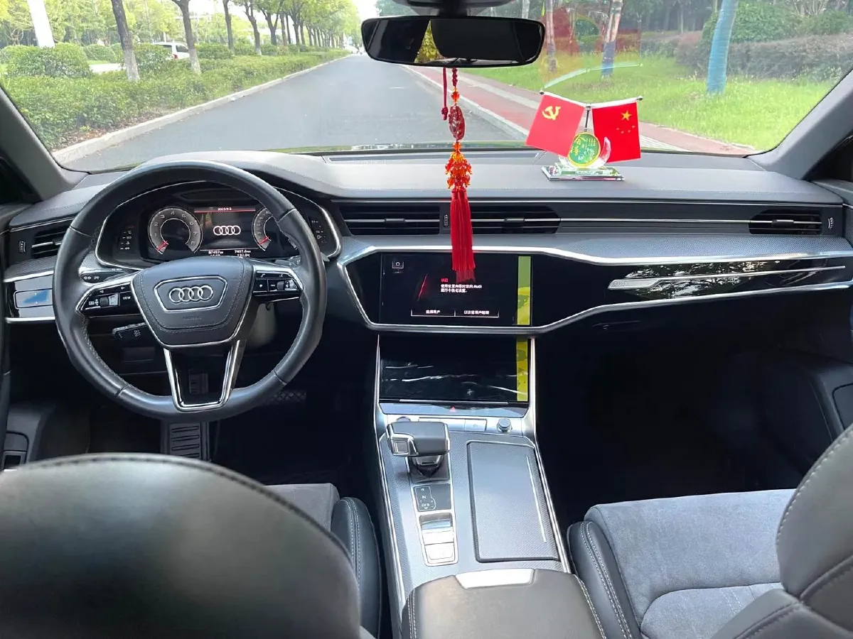 2023 Audi A6L 2.0T 245HP L4 7DCT,autocango,china used car exporter,china ev exporter,chinese used car exporter,chinese used ev exporter