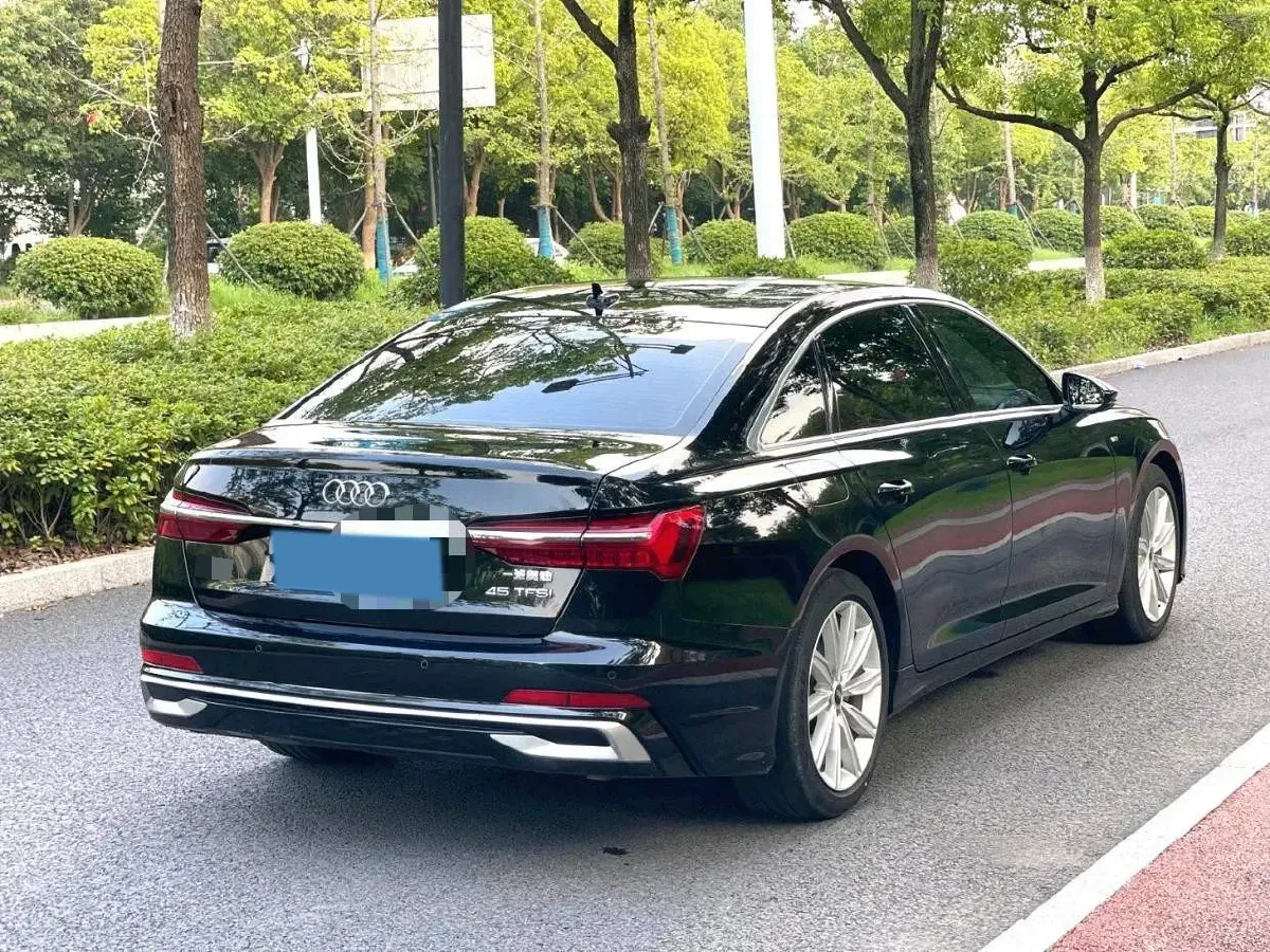 2023 Audi A6L 2.0T 245HP L4 7DCT,autocango,china used car exporter,china ev exporter,chinese used car exporter,chinese used ev exporter