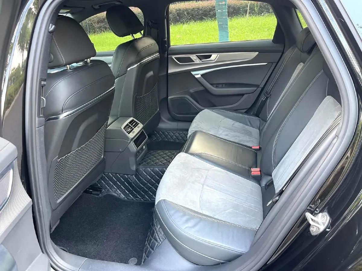 2023 Audi A6L 2.0T 245HP L4 7DCT,autocango,china used car exporter,china ev exporter,chinese used car exporter,chinese used ev exporter