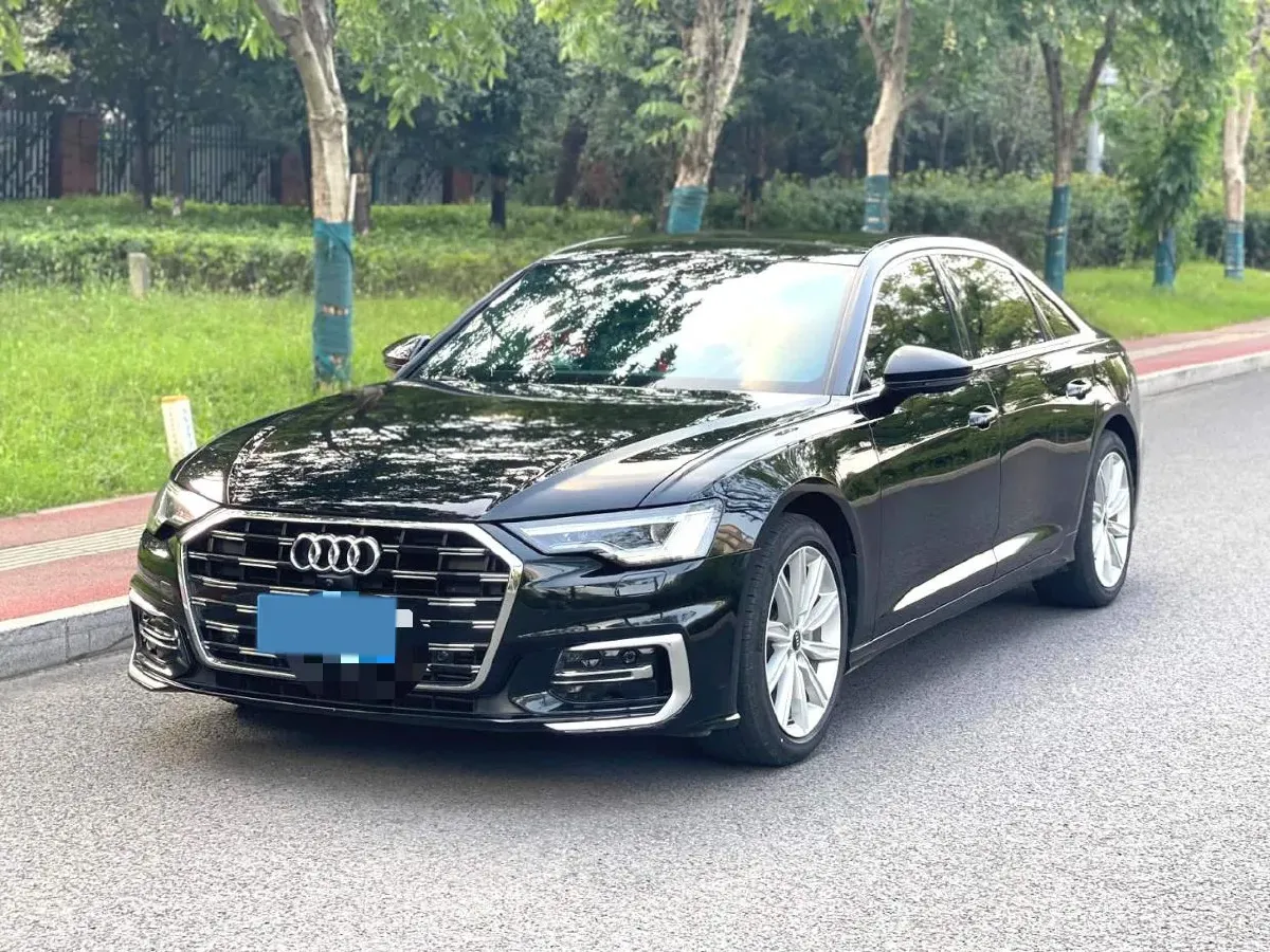 2023 Audi A6L 2.0T 245HP L4 7DCT,autocango,china used car exporter,china ev exporter,chinese used car exporter,chinese used ev exporter