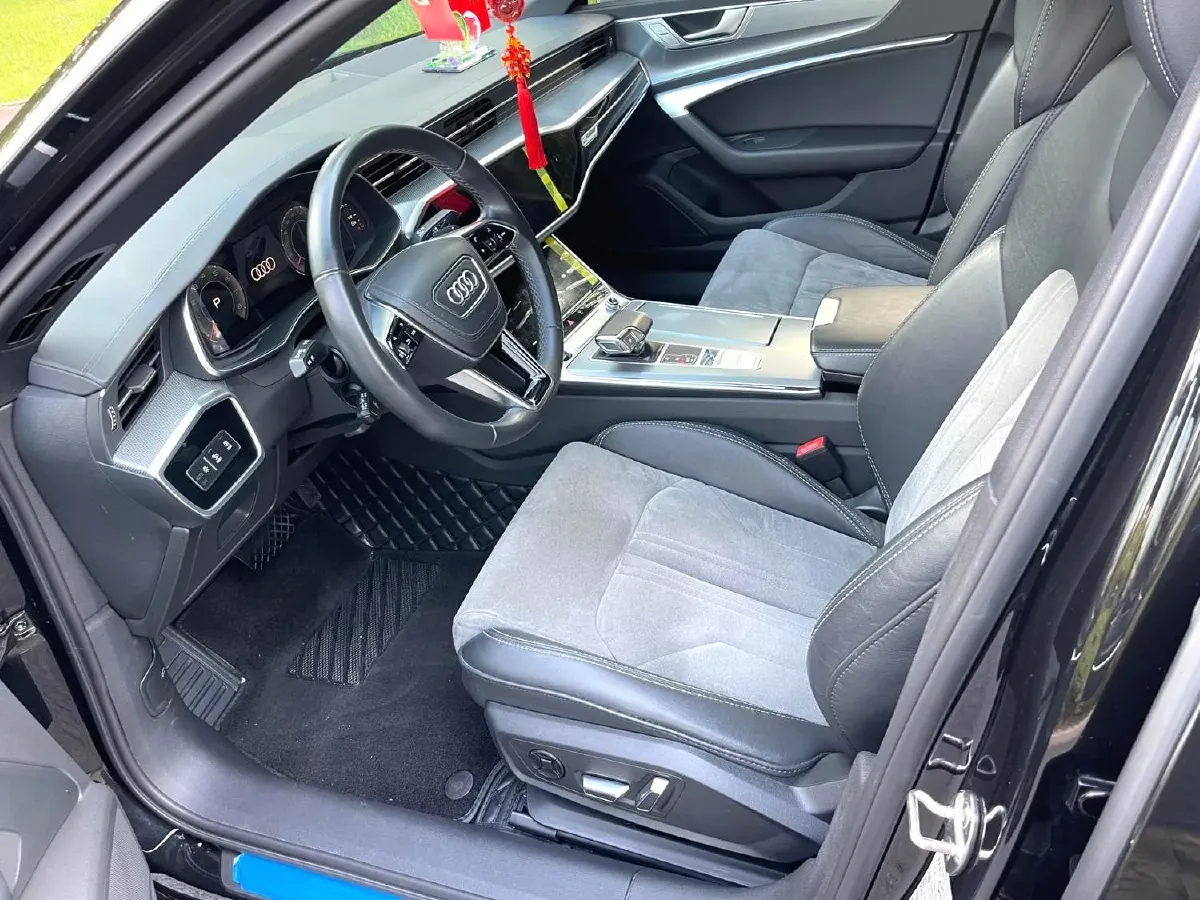 2023 Audi A6L 2.0T 245HP L4 7DCT,autocango,china used car exporter,china ev exporter,chinese used car exporter,chinese used ev exporter