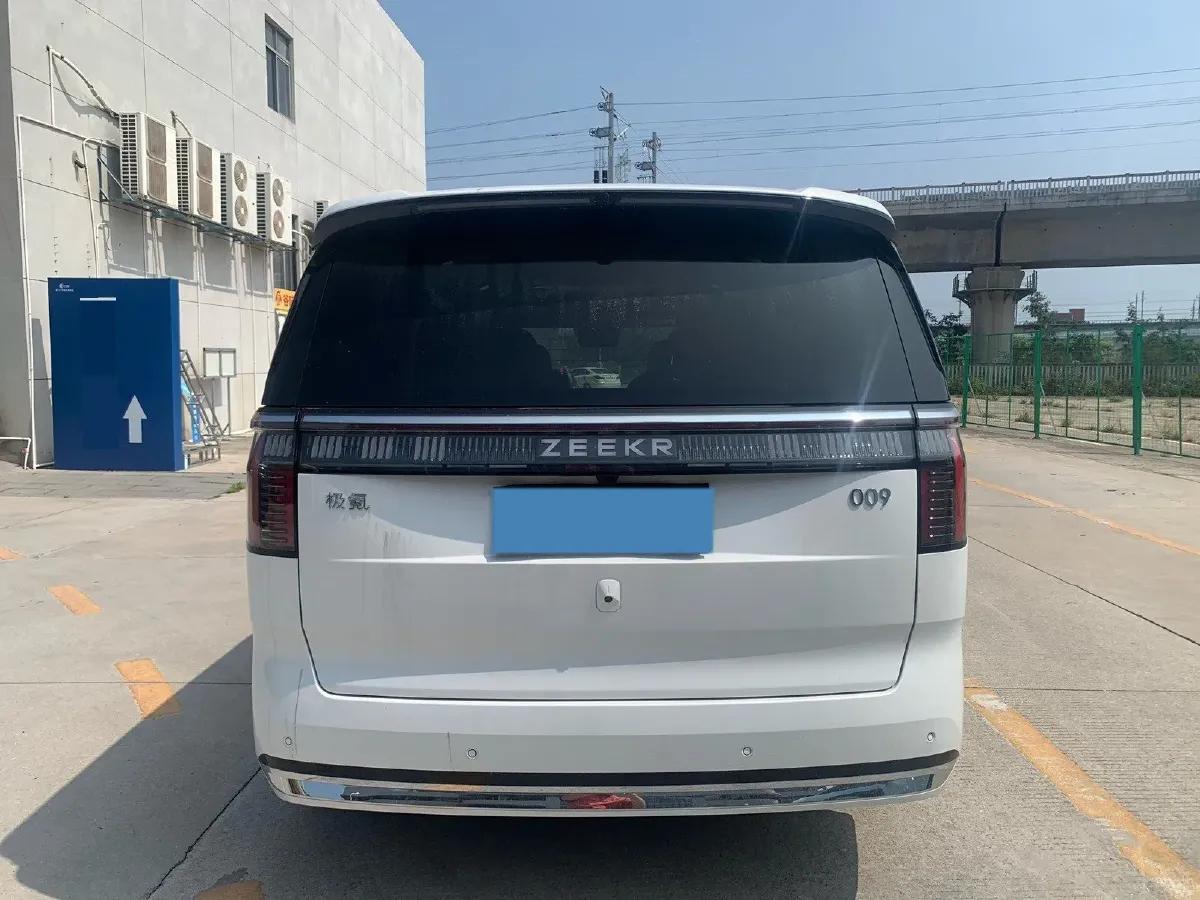 2024 Zeekr 009 BEV 108KWH,autocango,china used car exporter,china ev exporter,chinese used car exporter,chinese used ev exporter