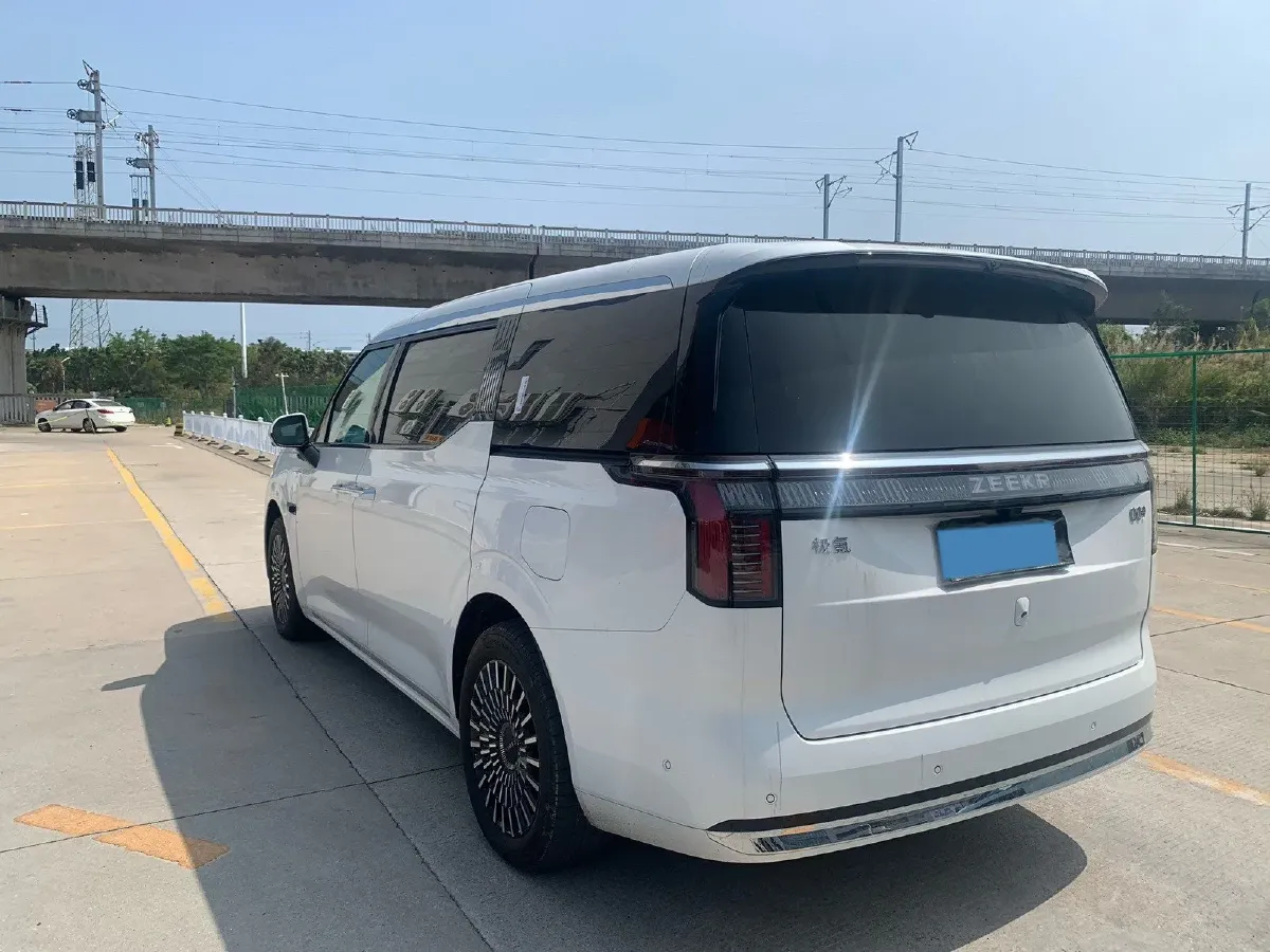 2024 Zeekr 009 BEV 108KWH,autocango,china used car exporter,china ev exporter,chinese used car exporter,chinese used ev exporter