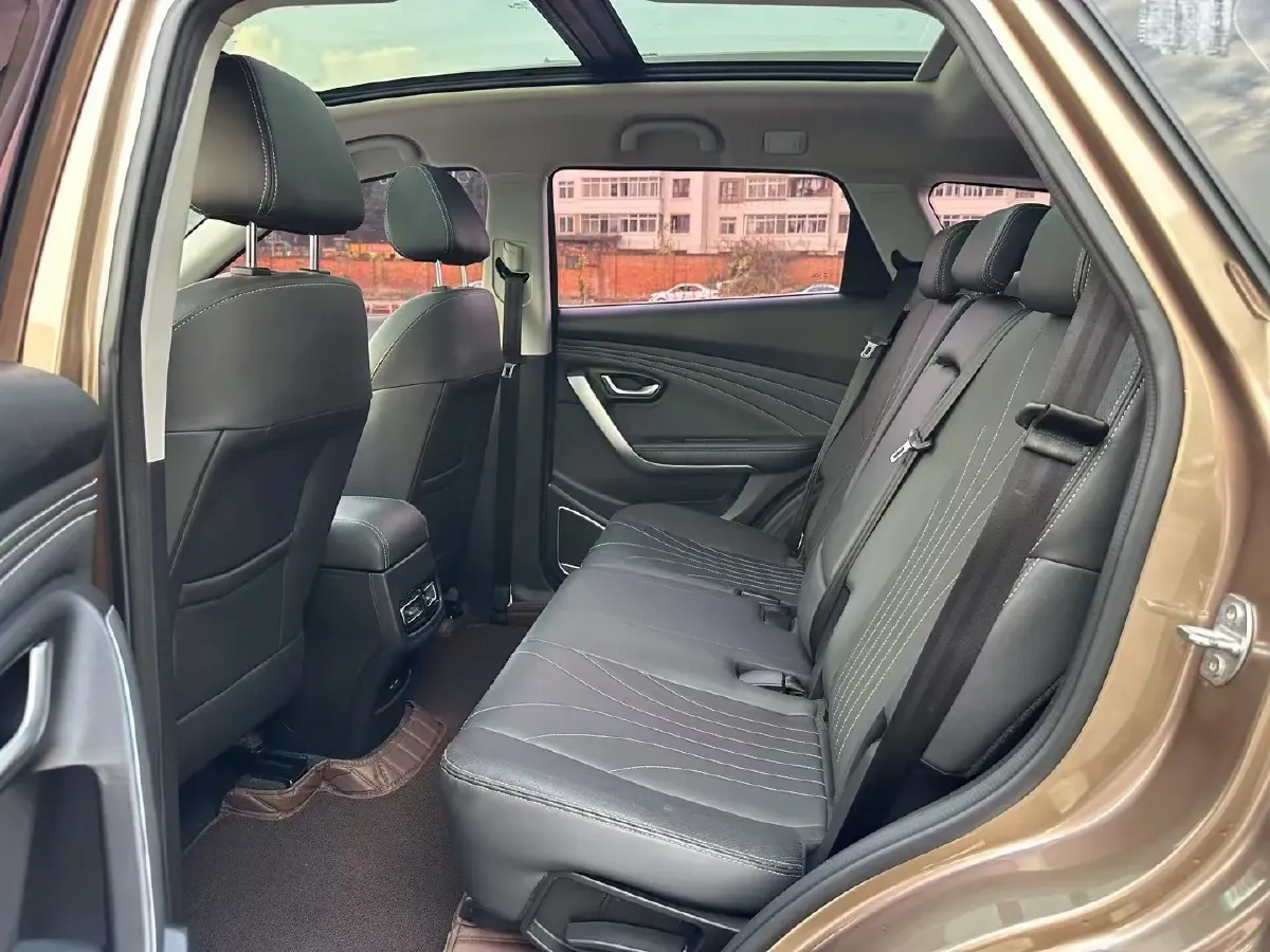 2018 SWM X7 1.8L 137HP L4 5MT,autocango,china used car exporter,china ev exporter,chinese used car exporter,chinese used ev exporter