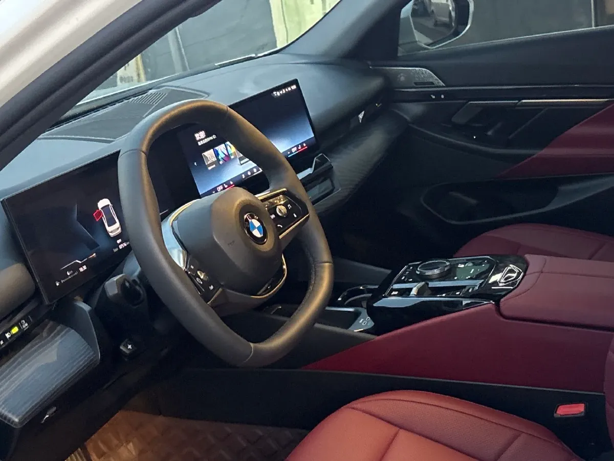 2024 BMW 5 Series 2.0T 258HP L4 8AT,autocango,china used car exporter,china ev exporter,chinese used car exporter,chinese used ev exporter