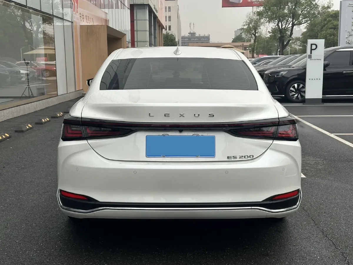 2025 Lexus ES 2.0L 173HP L4 CVT,autocango,china used car exporter,china ev exporter,chinese used car exporter,chinese used ev exporter