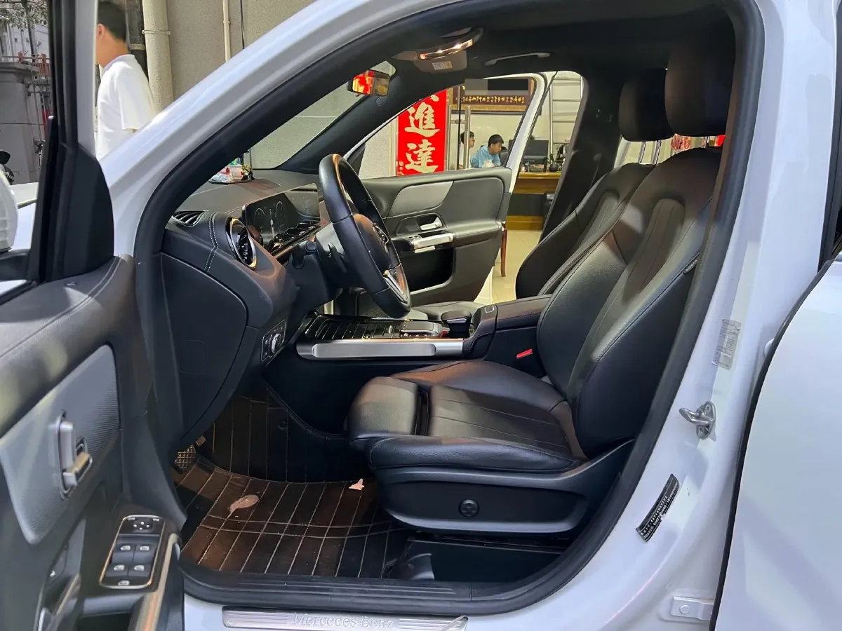 2020 Mercedes-Benz GLB Class 1.3T 136HP L4 7DCT,autocango,china used car exporter,china ev exporter,chinese used car exporter,chinese used ev exporter