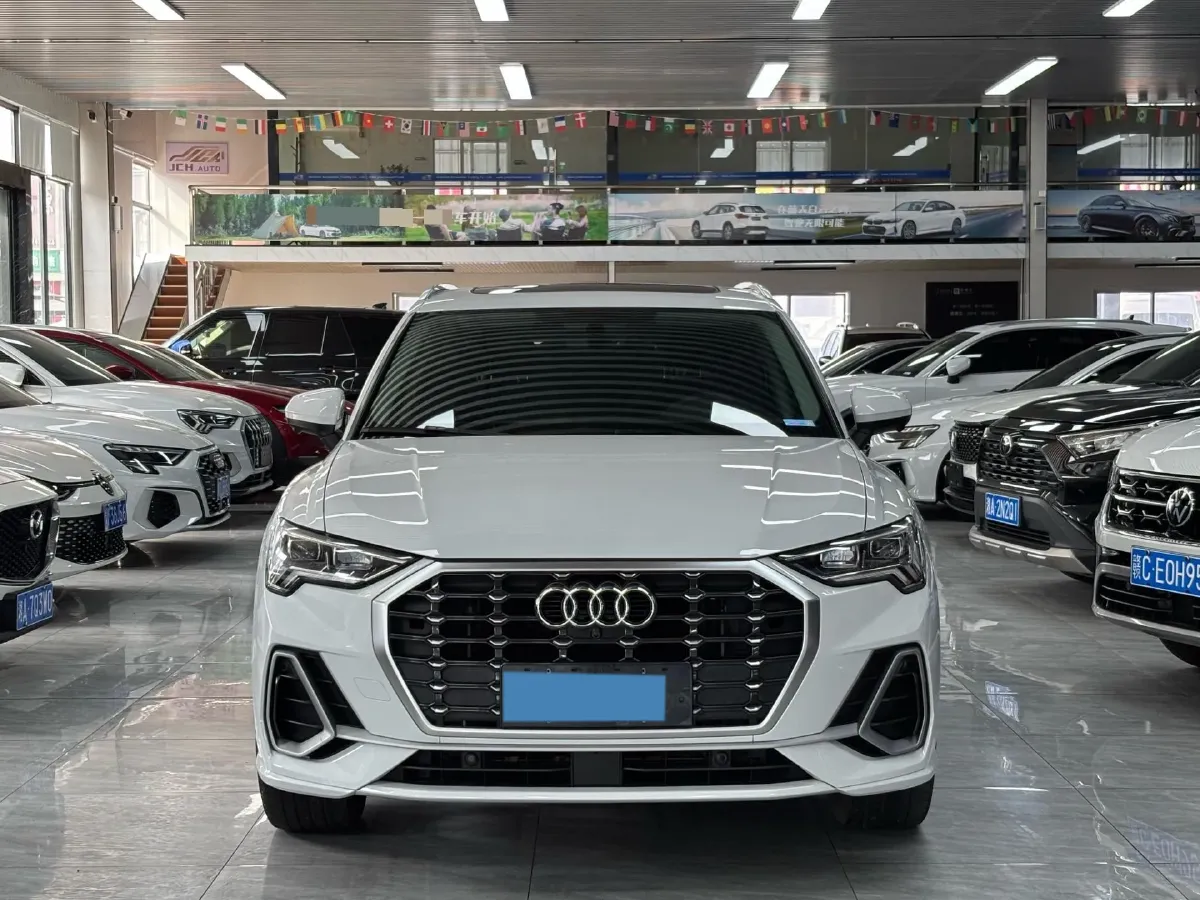 2022 Audi Q3 1.4T 150HP L4 7DCT,autocango,china used car exporter,china ev exporter,chinese used car exporter,chinese used ev exporter