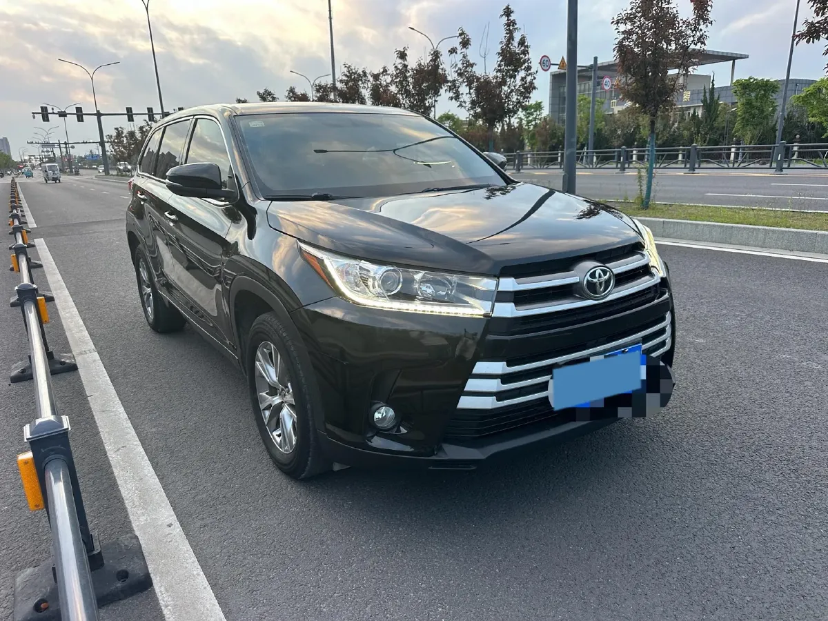 2018 Toyota Highlander 2.0T 220HP L4 6AT,autocango,china used car exporter,china ev exporter,chinese used car exporter,chinese used ev exporter