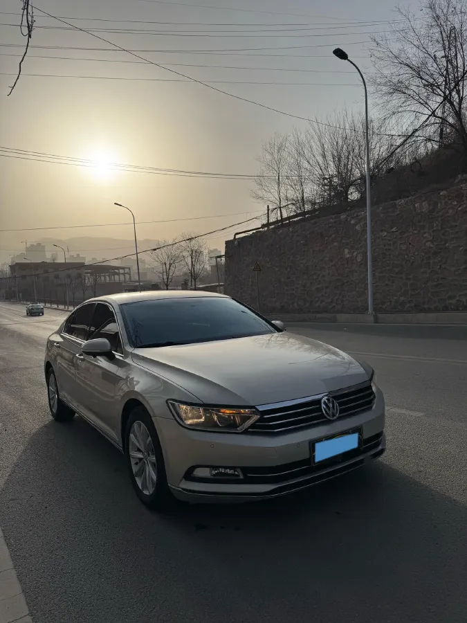 2018 Volkswagen Magotan 1.8T 180HP L4 7DCT,autocango,china used car exporter,china ev exporter,chinese used car exporter,chinese used ev exporter
