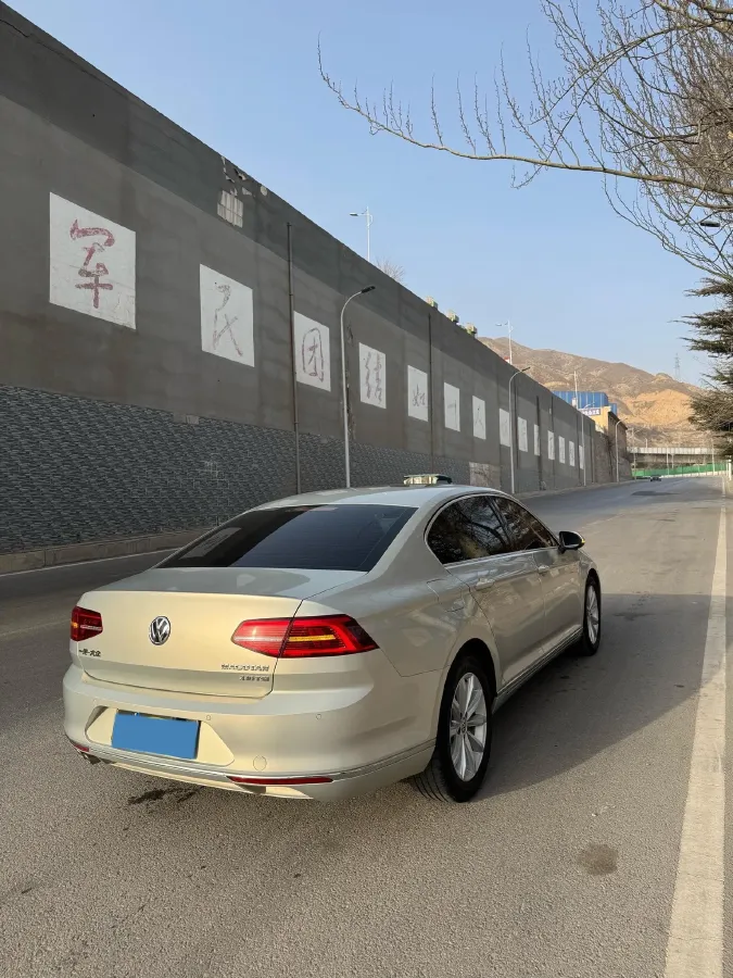 2018 Volkswagen Magotan 1.8T 180HP L4 7DCT,autocango,china used car exporter,china ev exporter,chinese used car exporter,chinese used ev exporter