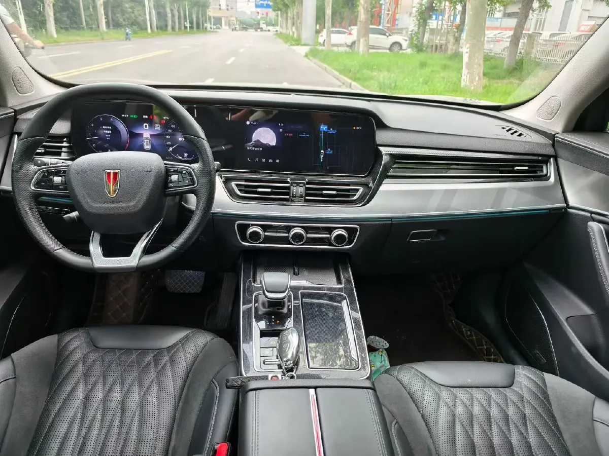 2023 HongQi HS5 2.0T 252HP L4 8AT,autocango,china used car exporter,china ev exporter,chinese used car exporter,chinese used ev exporter