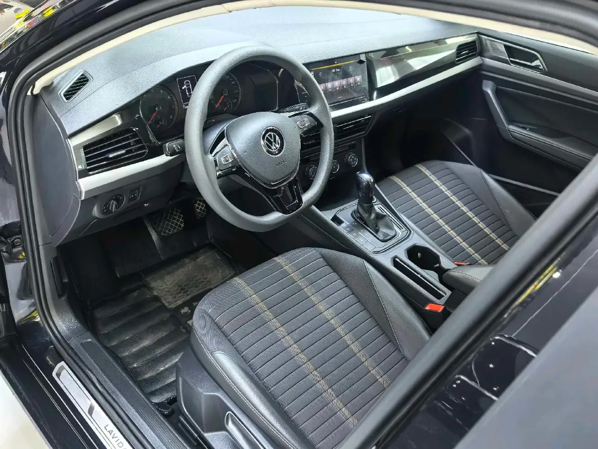 2021 Volkswagen Lavida 1.4T 150HP L4 7DCT,autocango,china used car exporter,china ev exporter,chinese used car exporter,chinese used ev exporter