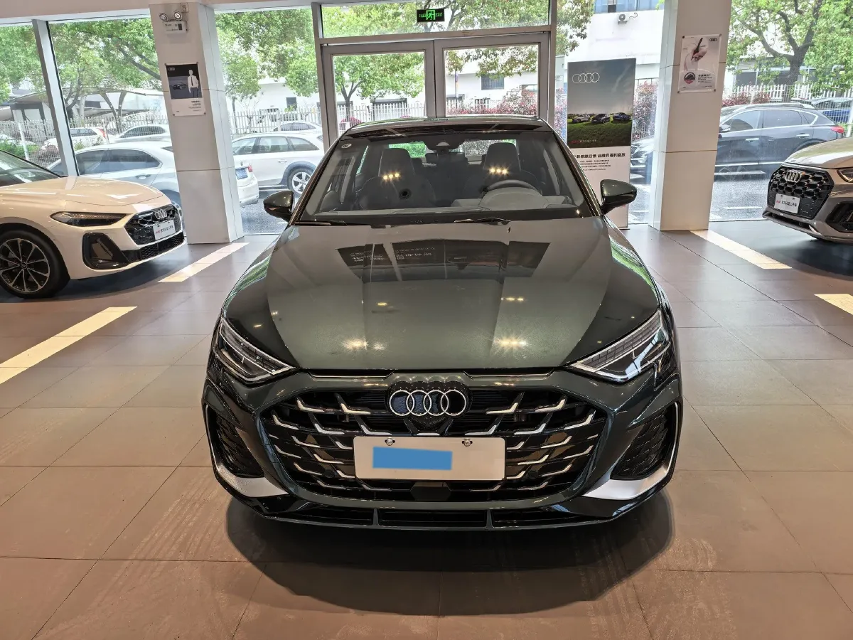 2025 Audi A3 1.5T 160HP L4 7DCT,autocango,china used car exporter,china ev exporter,chinese used car exporter,chinese used ev exporter