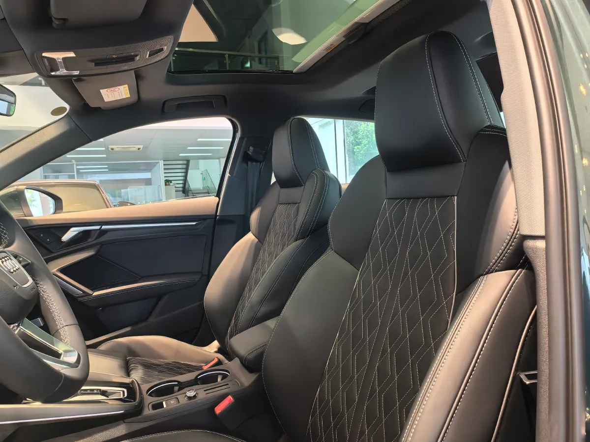 2025 Audi A3 1.5T 160HP L4 7DCT,autocango,china used car exporter,china ev exporter,chinese used car exporter,chinese used ev exporter