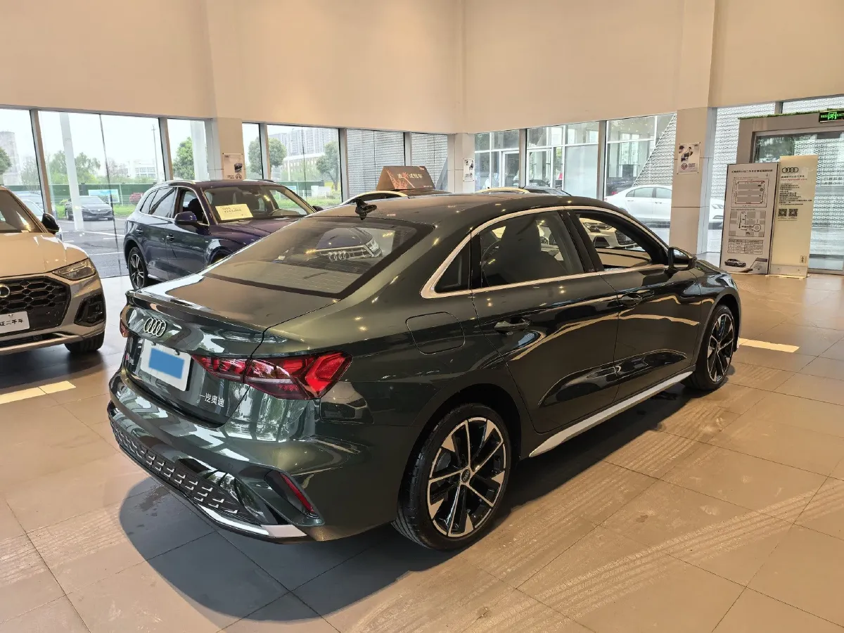 2025 Audi A3 1.5T 160HP L4 7DCT,autocango,china used car exporter,china ev exporter,chinese used car exporter,chinese used ev exporter