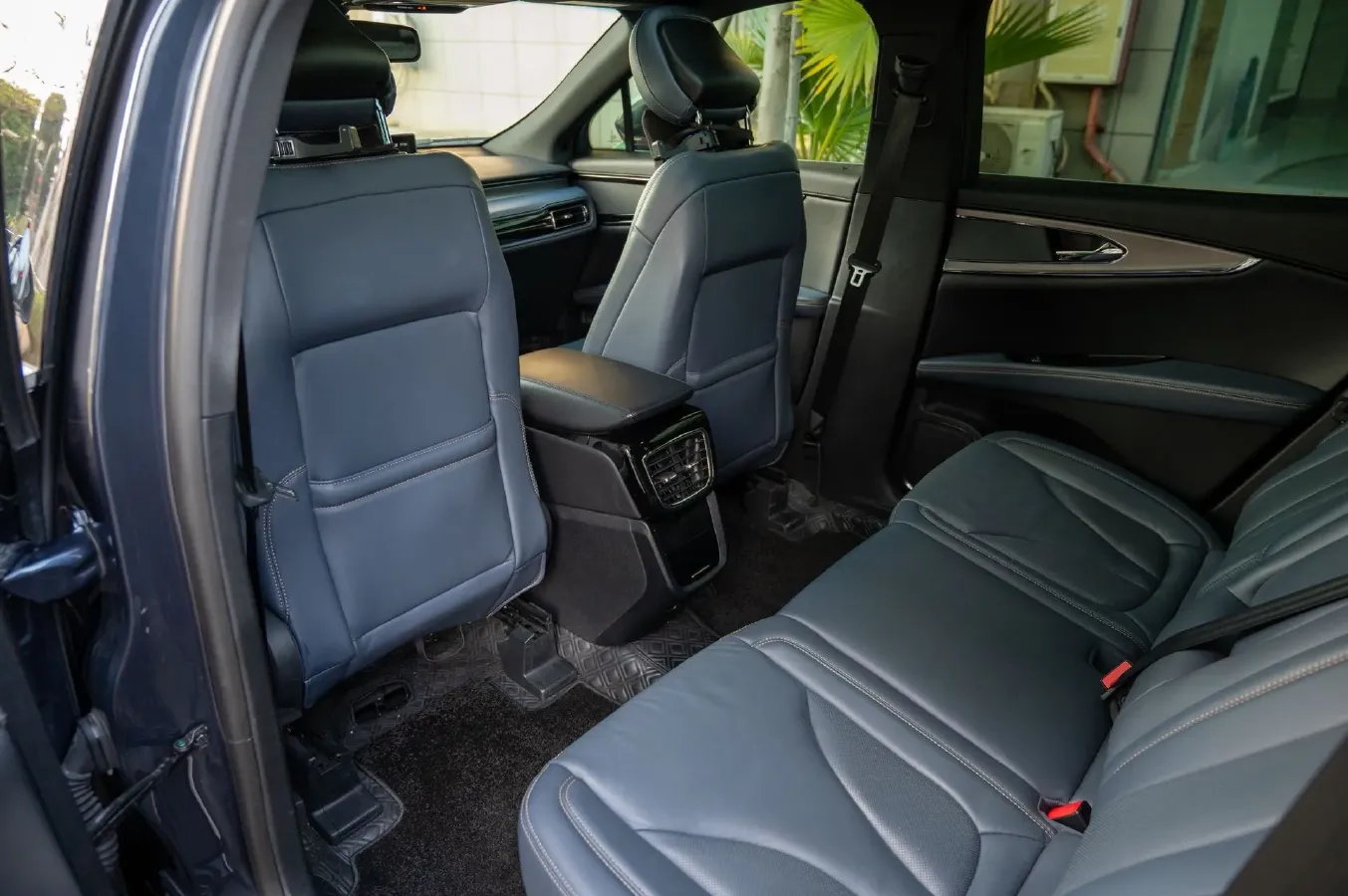 2021 Lincoln Nautilus 2.0T 245HP L4 8AT,autocango,china used car exporter,china ev exporter,chinese used car exporter,chinese used ev exporter