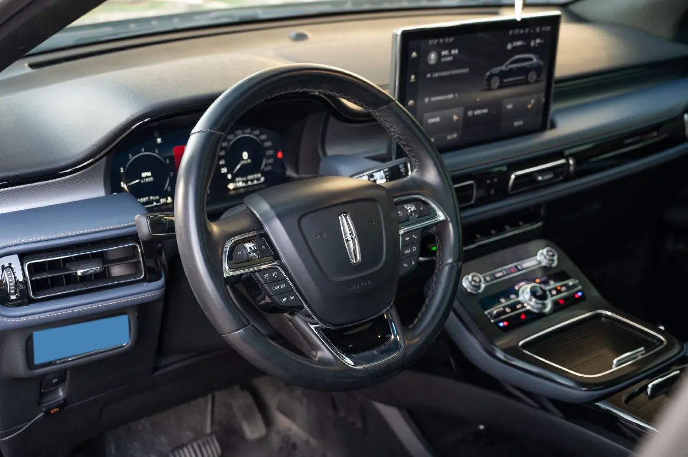 2021 Lincoln Nautilus 2.0T 245HP L4 8AT,autocango,china used car exporter,china ev exporter,chinese used car exporter,chinese used ev exporter