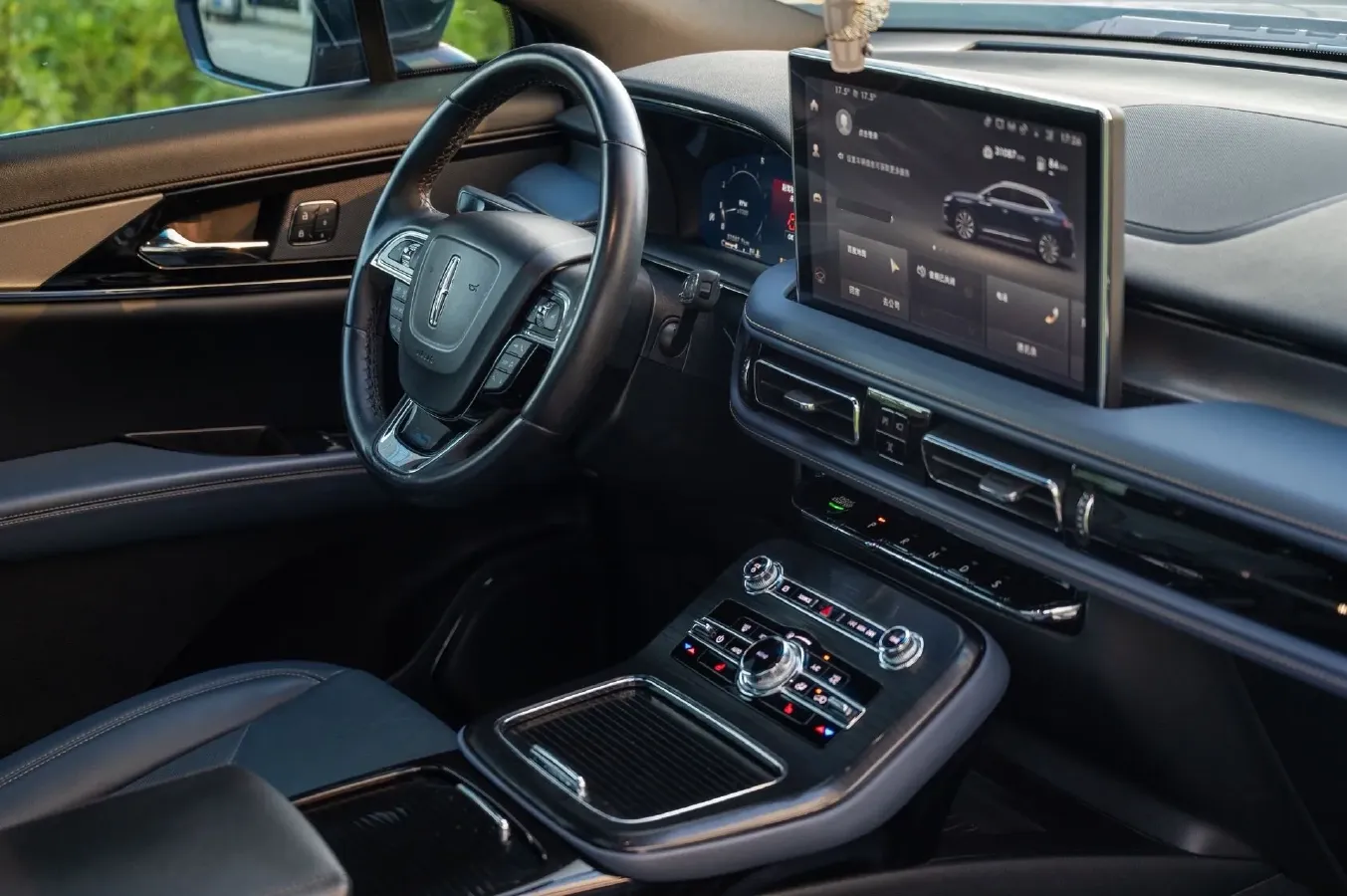 2021 Lincoln Nautilus 2.0T 245HP L4 8AT,autocango,china used car exporter,china ev exporter,chinese used car exporter,chinese used ev exporter