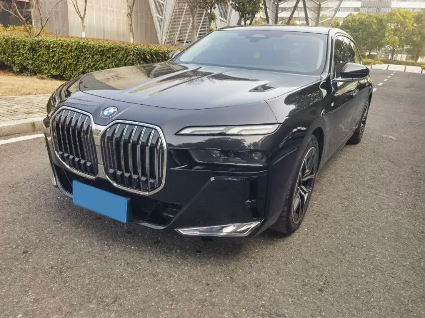 2023 BMW 7 Series 3.0T 272HP L6 8AT,autocango,china used car exporter,china ev exporter,chinese used car exporter,chinese used ev exporter