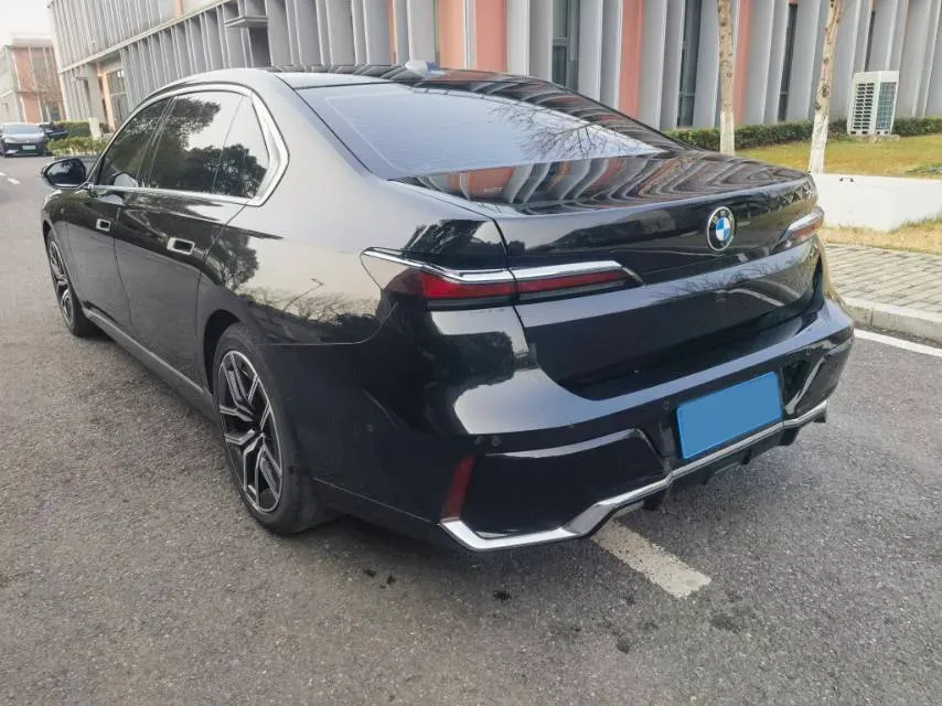 2023 BMW 7 Series 3.0T 272HP L6 8AT,autocango,china used car exporter,china ev exporter,chinese used car exporter,chinese used ev exporter
