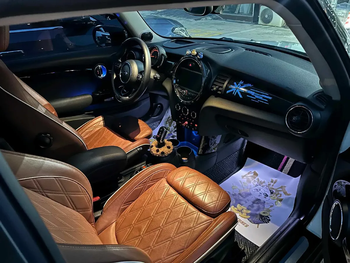 2020 MINI MINI 1.5T 136HP L3 7DCT,autocango,china used car exporter,china ev exporter,chinese used car exporter,chinese used ev exporter