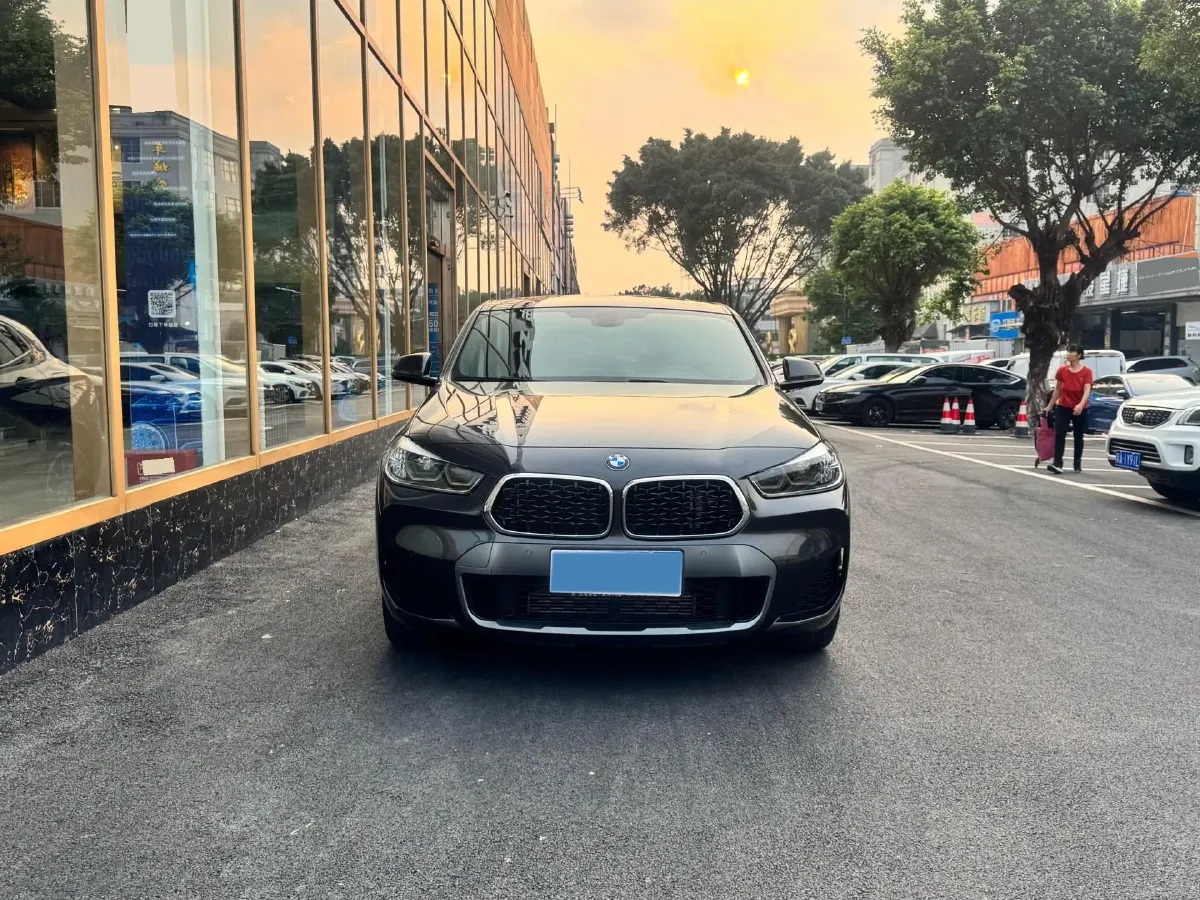 2022 BMW X2 2.0T 192HP L4 7DCT,autocango,china used car exporter,china ev exporter,chinese used car exporter,chinese used ev exporter