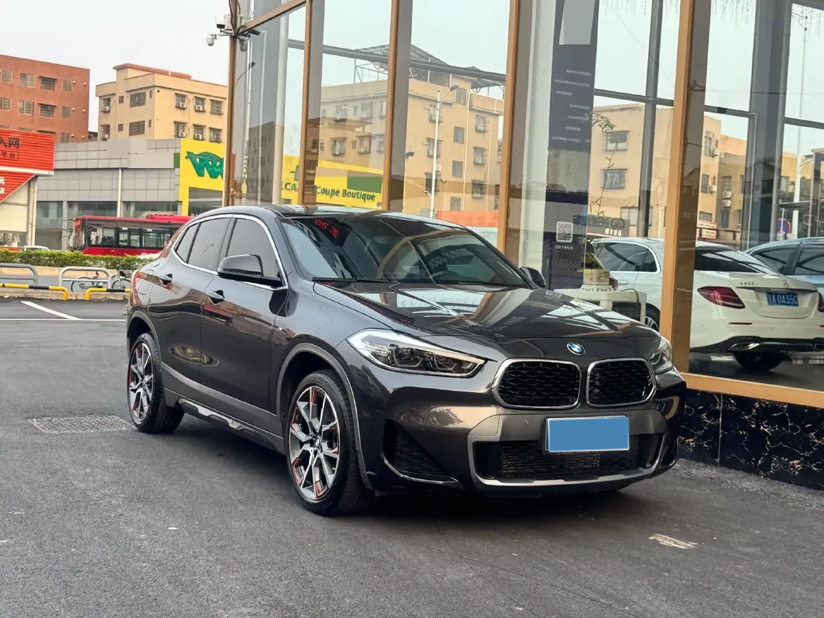 2022 BMW X2 2.0T 192HP L4 7DCT,autocango,china used car exporter,china ev exporter,chinese used car exporter,chinese used ev exporter