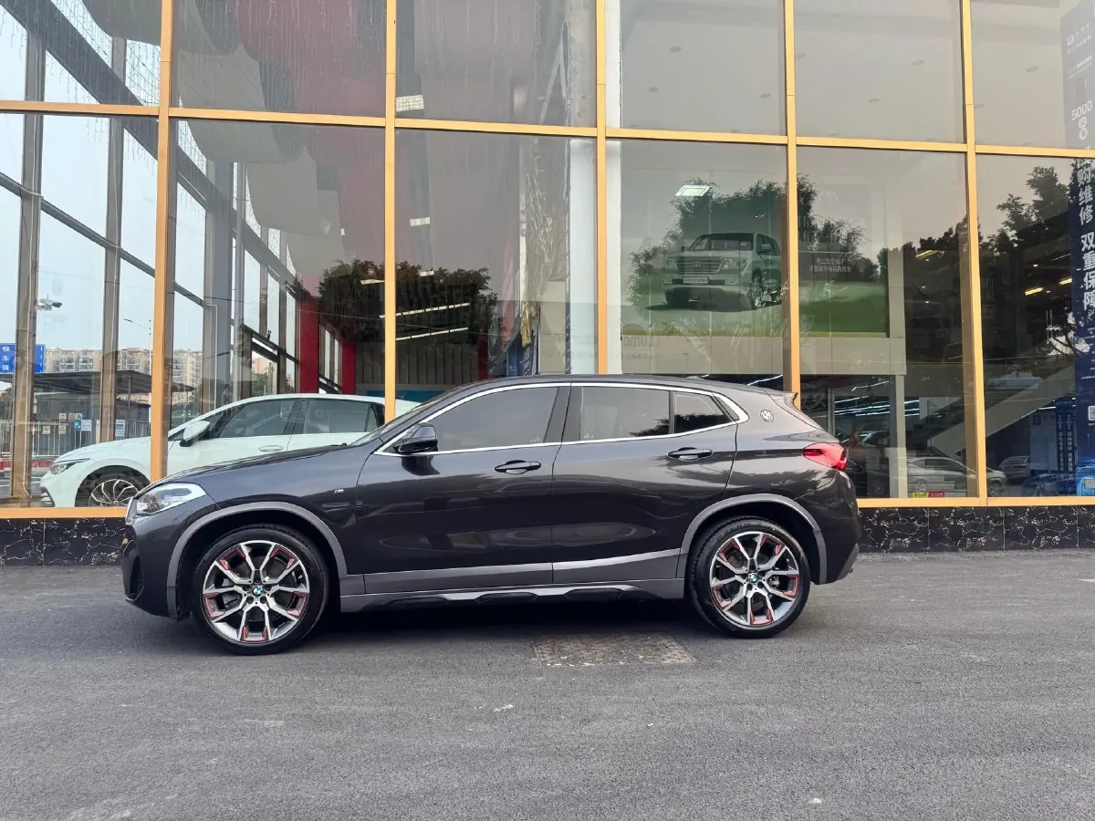 2022 BMW X2 2.0T 192HP L4 7DCT,autocango,china used car exporter,china ev exporter,chinese used car exporter,chinese used ev exporter