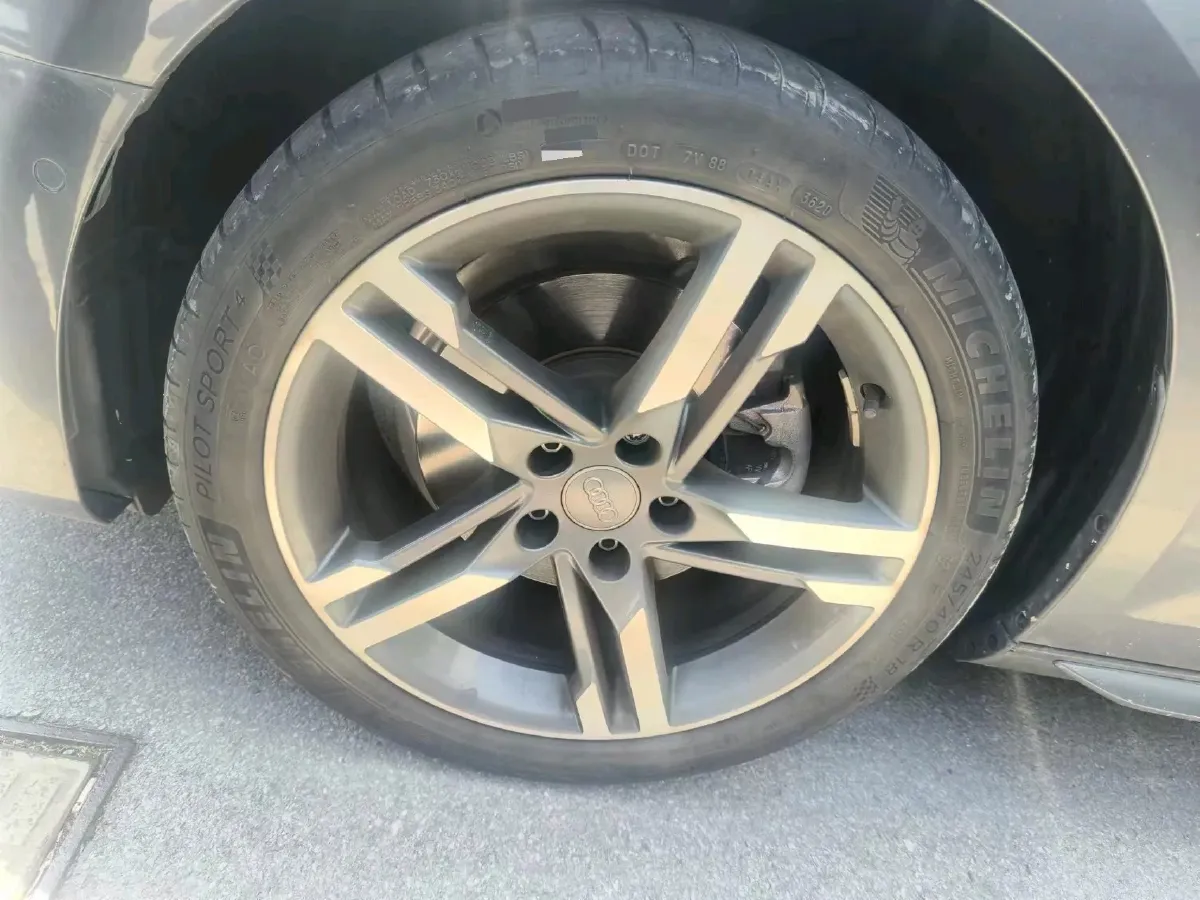 2020 Audi A4L 2.0T 190HP L4 7DCT,autocango,china used car exporter,china ev exporter,chinese used car exporter,chinese used ev exporter