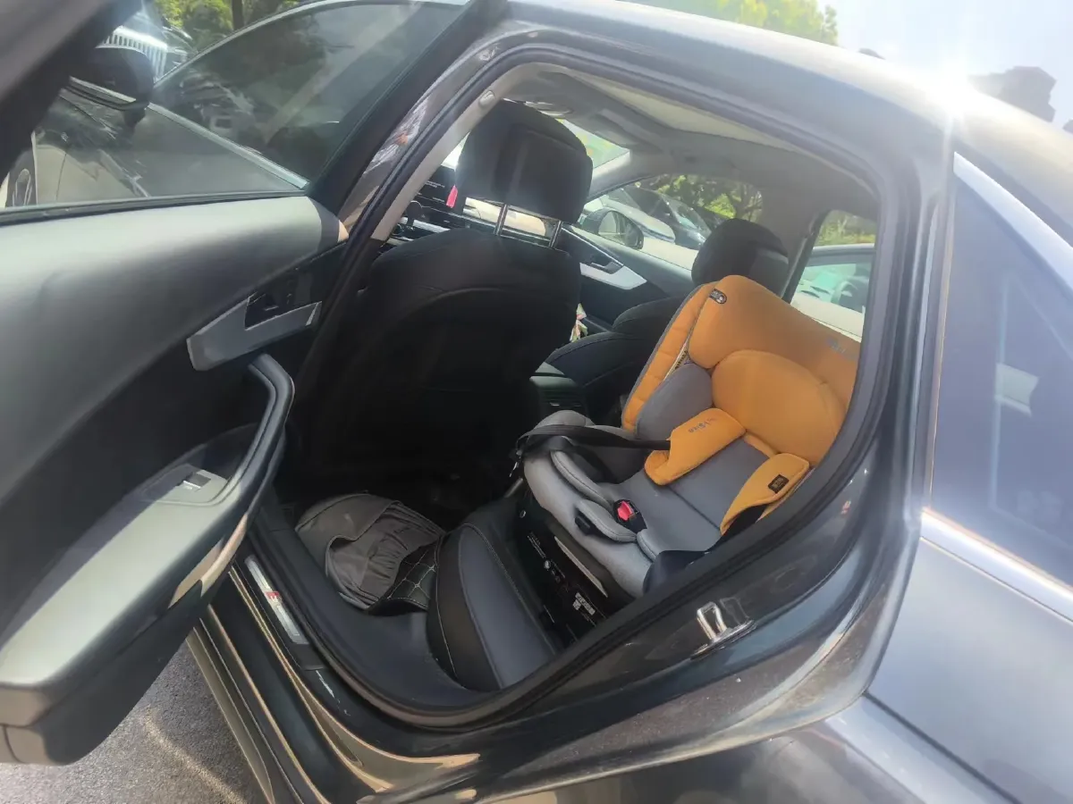 2020 Audi A4L 2.0T 190HP L4 7DCT,autocango,china used car exporter,china ev exporter,chinese used car exporter,chinese used ev exporter