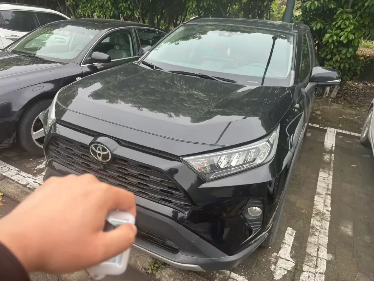 2020 Toyota RAV4 2.0L 171HP L4 CVT,autocango,china used car exporter,china ev exporter,chinese used car exporter,chinese used ev exporter