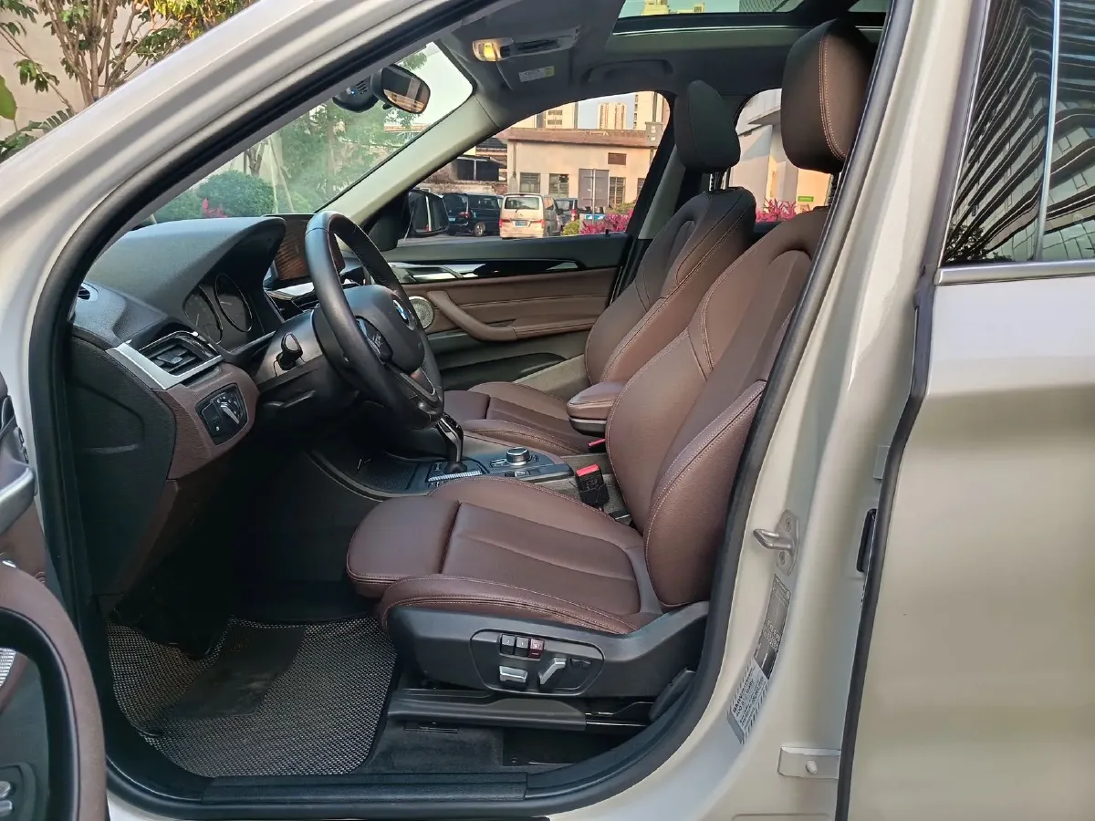 2022 BMW X1 1.5T 140HP L3 7DCT,autocango,china used car exporter,china ev exporter,chinese used car exporter,chinese used ev exporter