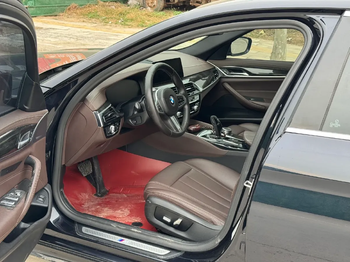 2020 BMW 5 Series 2.0T 184HP L4 8AT,autocango,china used car exporter,china ev exporter,chinese used car exporter,chinese used ev exporter