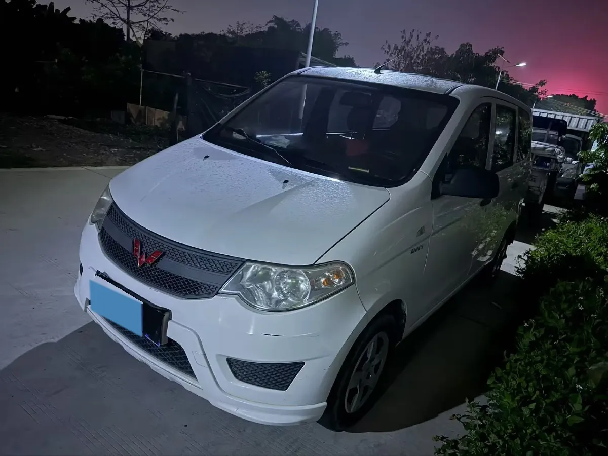 2015 WuLing HongGuang 1.5L 112HP L4 5MT,autocango,china used car exporter,china ev exporter,chinese used car exporter,chinese used ev exporter