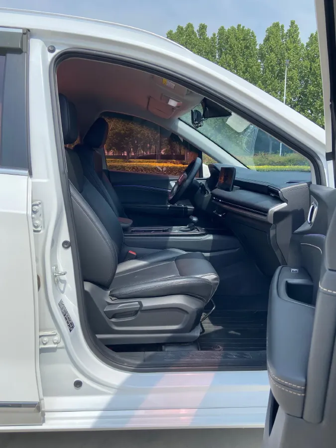 2022 WuLing KaiJie 1.5T 147HP L4 CVT,autocango,china used car exporter,china ev exporter,chinese used car exporter,chinese used ev exporter