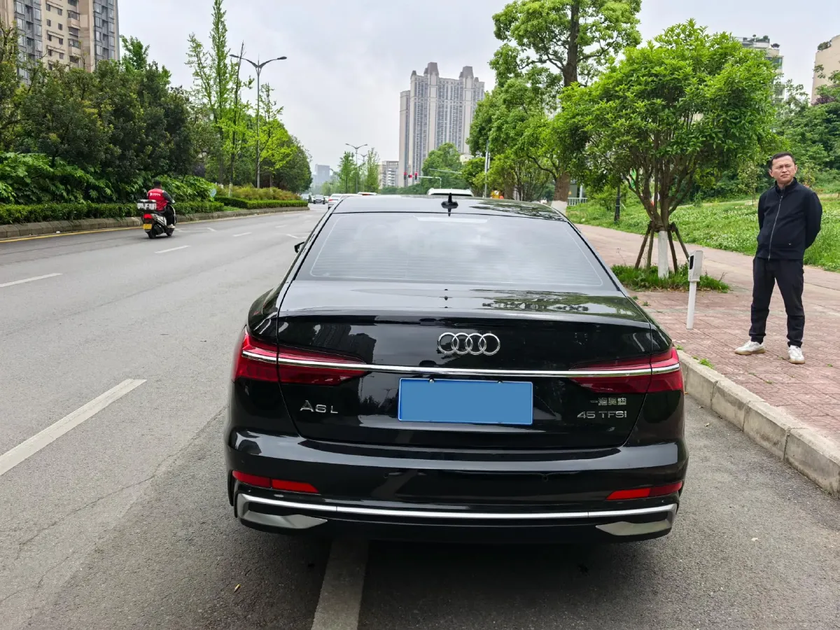 2023 Audi A6L 2.0T 245HP L4 7DCT,autocango,china used car exporter,china ev exporter,chinese used car exporter,chinese used ev exporter