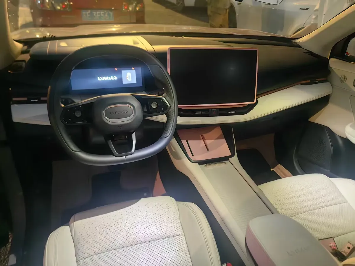 2025 LYNK&CO 06 1.5T 181HP L4 7DCT,autocango,china used car exporter,china ev exporter,chinese used car exporter,chinese used ev exporter