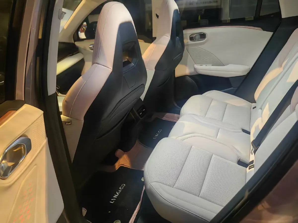 2025 LYNK&CO 06 1.5T 181HP L4 7DCT,autocango,china used car exporter,china ev exporter,chinese used car exporter,chinese used ev exporter