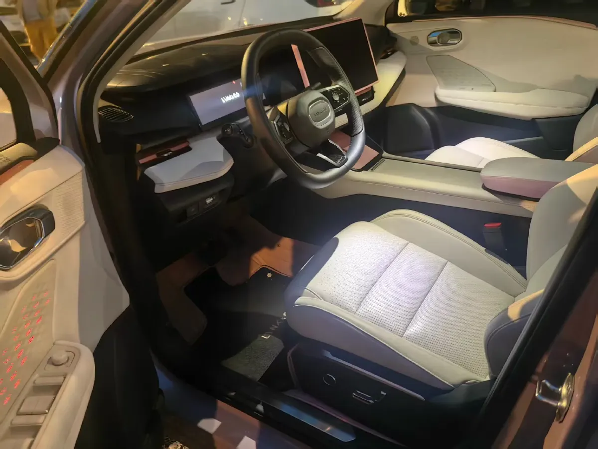 2025 LYNK&CO 06 1.5T 181HP L4 7DCT,autocango,china used car exporter,china ev exporter,chinese used car exporter,chinese used ev exporter